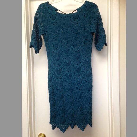 NIGHTCAP Lace Priscilla Open Back Dress EUC - Picture 6 of 12